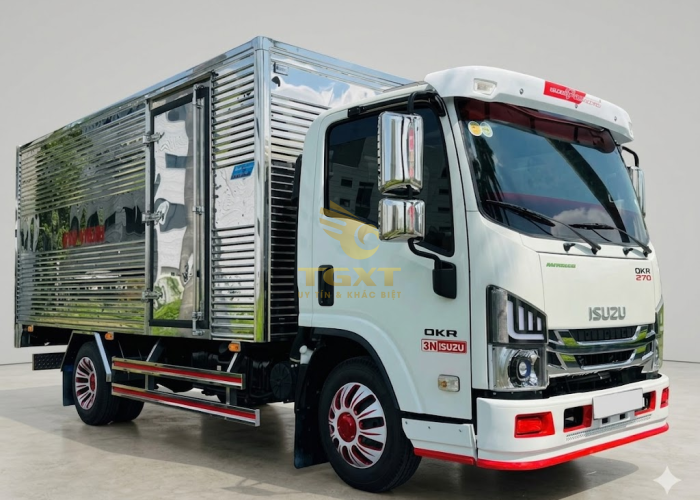 ISUZU QKR270 2T7 THÙNG KÍN