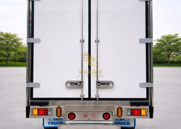 ISUZU NPR400 3T5 Thùng Đông Lạnh