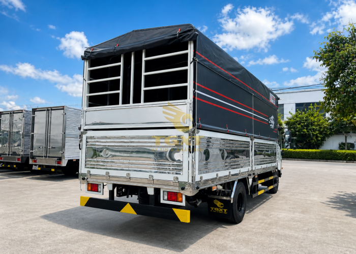 ISUZU NQR550 5T550 Thùng Mui Bạt