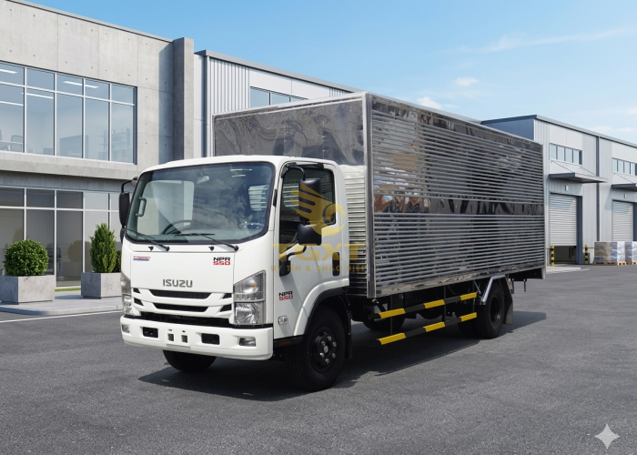 ISUZU NQR550 4T990 Thùng Kín