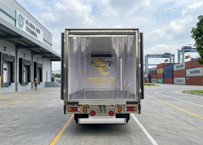 ISUZU QKR210 Thùng Đông lạnh