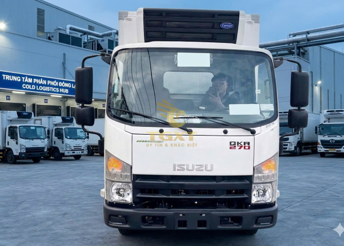 ISUZU QKR270 2T4 Thùng Đông Lạnh