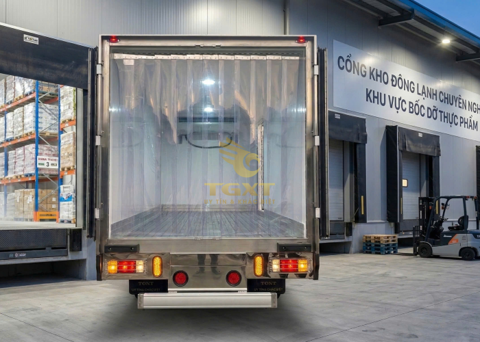 ISUZU QKR270 2T4 Thùng Đông Lạnh
